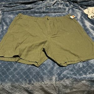 Brand new with tags 7” linen Cotton easy short in succulent green, Gap XL